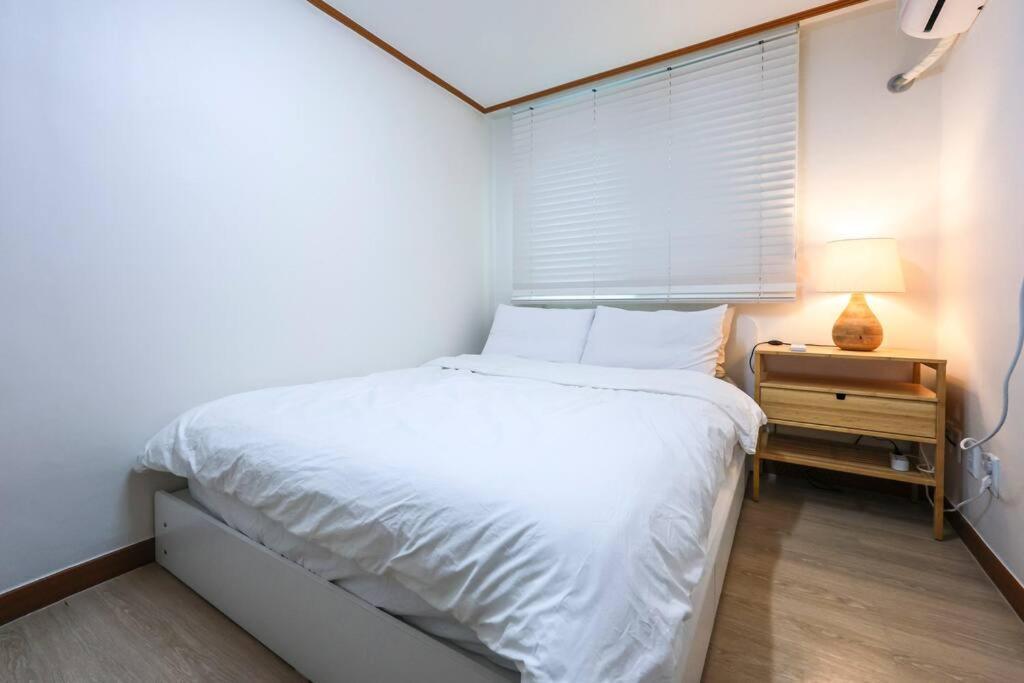 Holiday home Cozy And Comfy House/ Hongik St. Exit 2 10min *