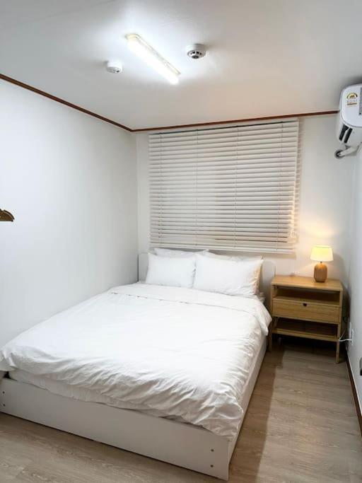 Cozy And Comfy House/ Hongik St. Exit 2 10min Holiday home