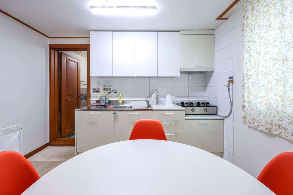 Holiday home Cozy And Comfy House/ Hongik St. Exit 2 10min
