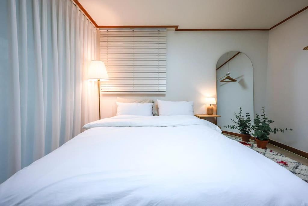 Holiday home Cozy And Comfy House/ Hongik St. Exit 2 10min
